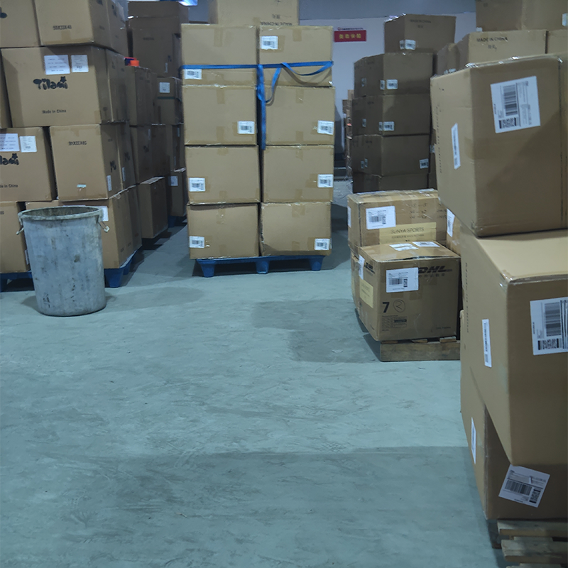 100 коробка 2000 кг 4CBM Кытайдан Улуу Британияга Amazon кампасы BHX4 деңиз + жүк ташуучу унаа менен