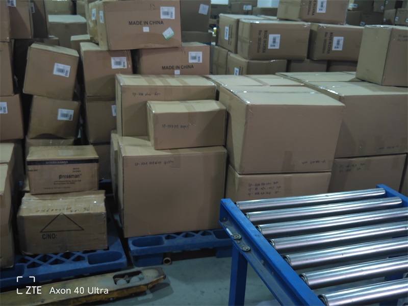 4CBM 1400 kg paraply LCL til UK Amazon Warehouse
