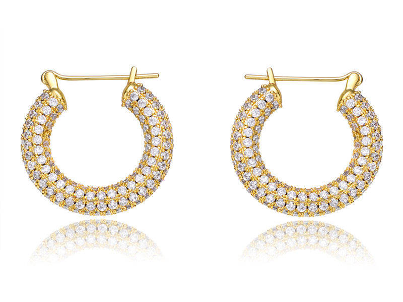 Gucci’s New Maximalist High Jewelry Collection Turns the Spotlight on Megawatt Gemstones - Yahoo Sports