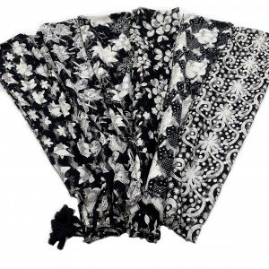 Imprimé dentelle, foulard noir et blanc classique