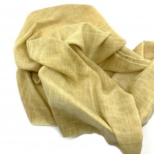 Tissus spécifiques, foulards épurés et simples
