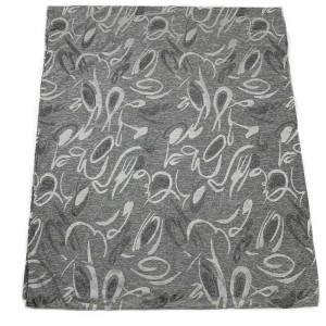 Sciarpa in tessuto lavorato a maglia grigio ad alto senso con una varietà di motivi jacquard