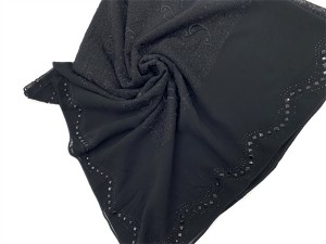 Vyšívaný extra černý šátek, čtvercový šátek