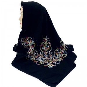Різнокольоровий куточок з вишивкою. Жіночий шарф