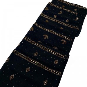 Celý šátek je diamantový Velmi krásný Extra černý dámský šátek