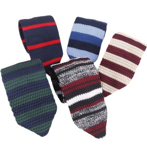 Arrow knitted tie
