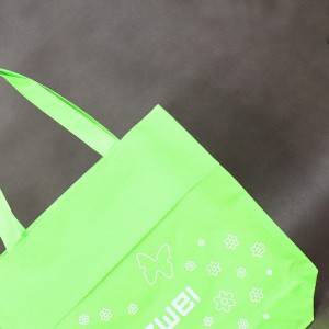 wholesale cheap promotional non-woven bag tote bag with customized logo