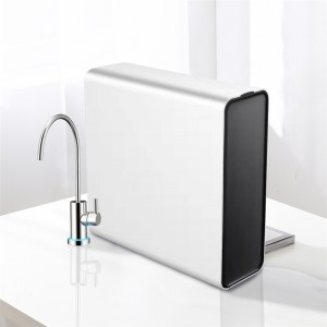 Čistilec vode pod umivalnikom z vodnim filtrom z reverzno osmozo