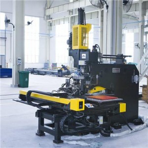 CNC Hudraulic Punching en Drilling Machine