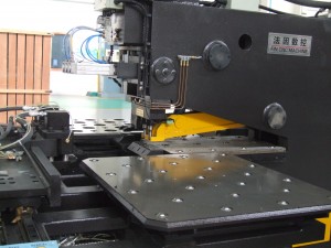 PP103B CNC Steel Construction Plate Hydraulic Punching Machine