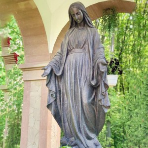 Bronzas Jaunavas Marijas statuja