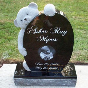 Cementerio decoración granito negro tallado bebé lápida piedra niño lápida con escultura de oso para la venta