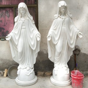 Голяма мраморна статуя на Дева Мария