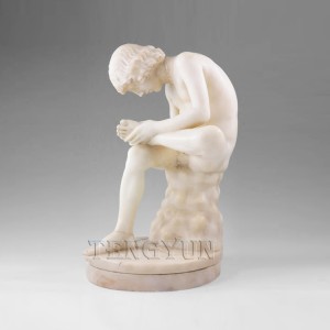 Statua in marmo ragazzo con spina