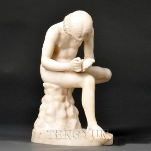 Statua in marmo ragazzo con spina