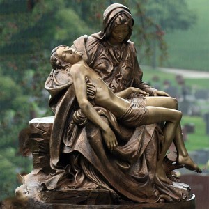 Άγαλμα της Μαρίας που κρατά τον Ιησού