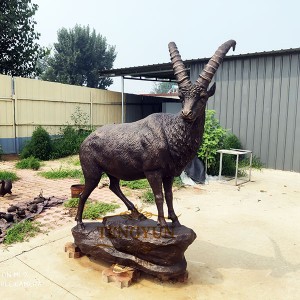 Patung kambing dekorasi taman perunggu