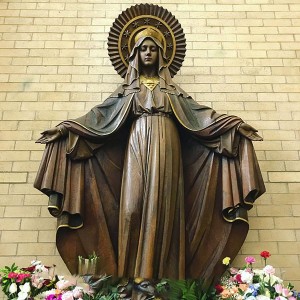 Estatua de bronce da Virxe María