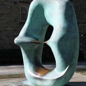 Бронзова абстрактна скулптура
