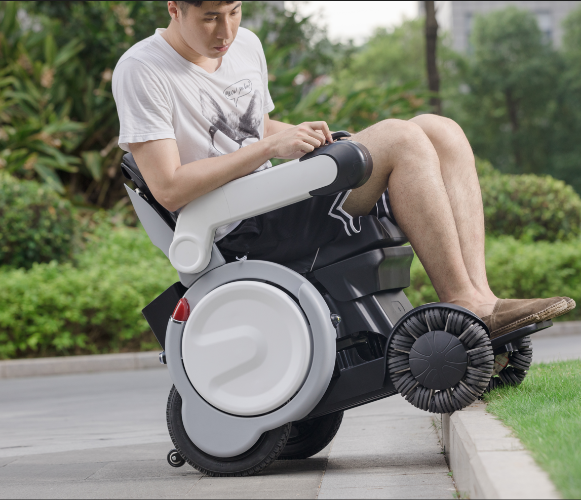 Intelligent Electric Wheelchair sa CMEF 2022