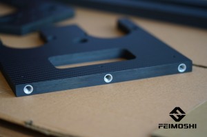 Corte CNC para placa gruesa de fibra de carbono.