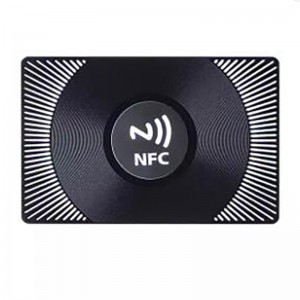 მორგებული ოქროს ან ვერცხლის შავი RFID ლითონის ბარათი NFC ჩიპის სტიკერით