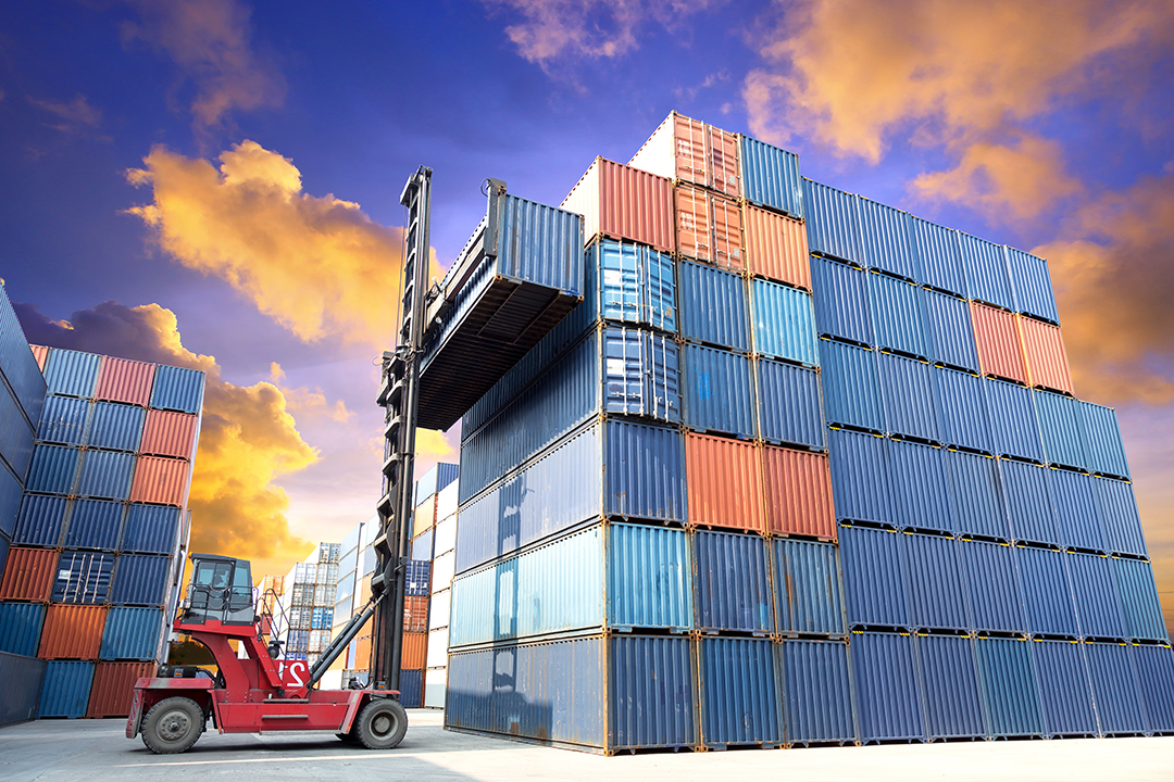 With the expansion of international logistics trade market, what qualities must international logistics companies have?