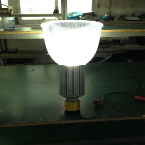 반사판 창고가 있는 클래식 하이 베이 라이트 산업용 조명 100 200 300 Watts Cob High Bay Lamp with Lens Hanging Lights