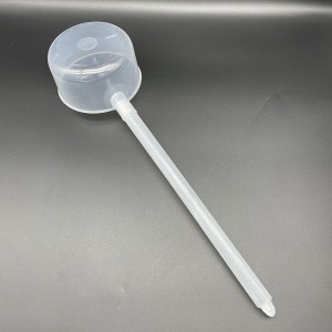 Plastikinis vandens kaušelis su ilga rankena