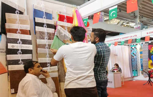 panen sing apik kanggo pesenan bulu palsu sawise pameran tekstil Lahore 2019 ing Pakistan