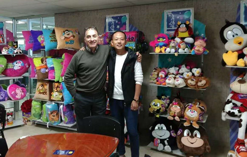 nuestro cliente de Colombia reanuda la producción de su fábrica de juguetes de piel sintética suave