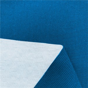Komfortabelt TC-stof i polyesterbomuld, der er godt til brug af hættetrøjer