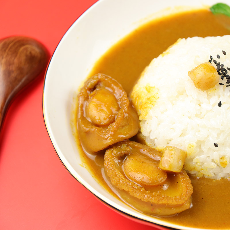 चावल के पोषण, स्वास्थ्य और शीघ्रता के साथ फ्रोजन करी अबालोन, तैयार व्यंजन