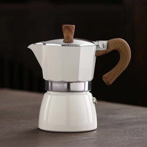ເຄື່ອງເຮັດກາເຟ espresso moka ໃນເຕົາອົບ