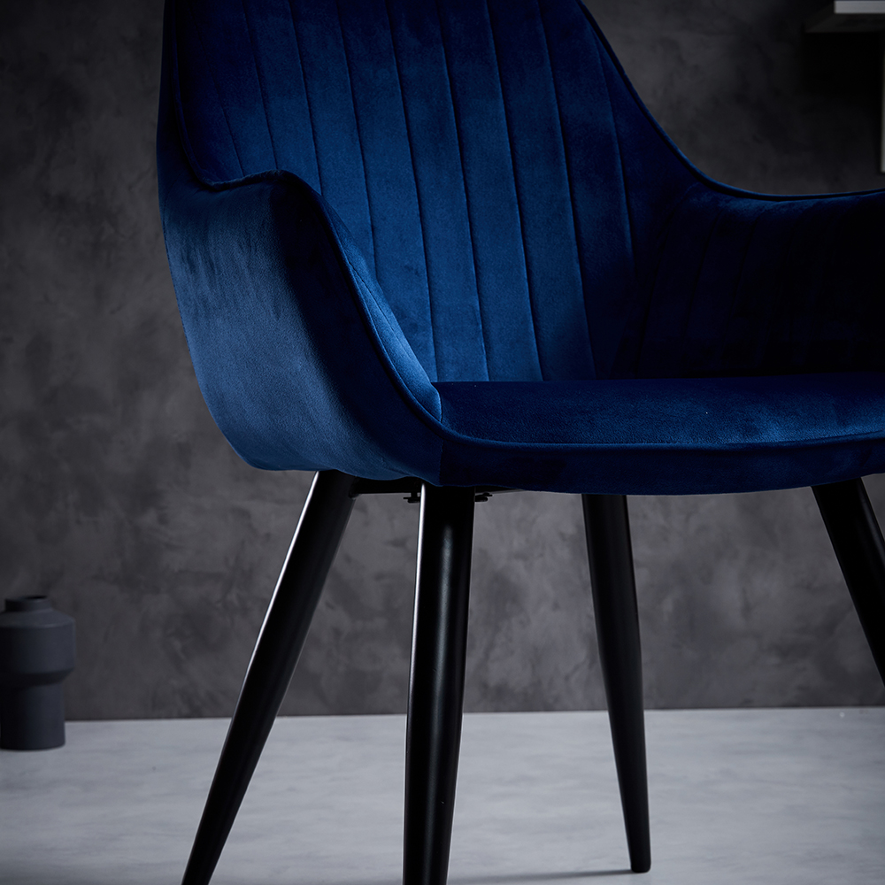 Best Sale Nordic Style Blue Velvet Fabric Black Metal Legs Dining Chairs Velvet Leisure Dining Chairs with Armrest