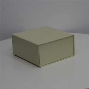 फ़्लैटेड हॉट स्टैम्पिंग पैटर्न लक्ज़री उपहार बॉक्स मुद्रित पैकेजिंग बॉक्स उभरा हुआ