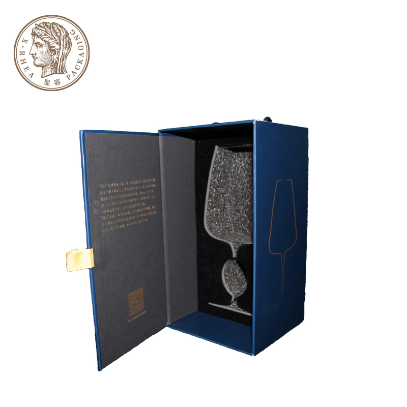 Kuti të paketimit të verës katrore të stampuara / me vend UV , Kuti të paketimit të verës magnetike të printuara të personalizuara Imazhi i veçuar