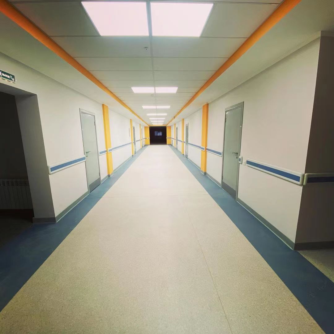pavimento vinilico omogeneo per ospedale