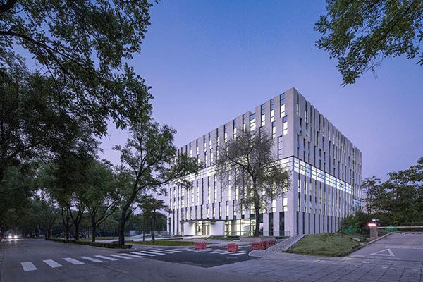 Qingdao—Perpustakaan Fakultas Hukum