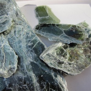 Природни велики кристално зелени отпаци лискуна за декорацију