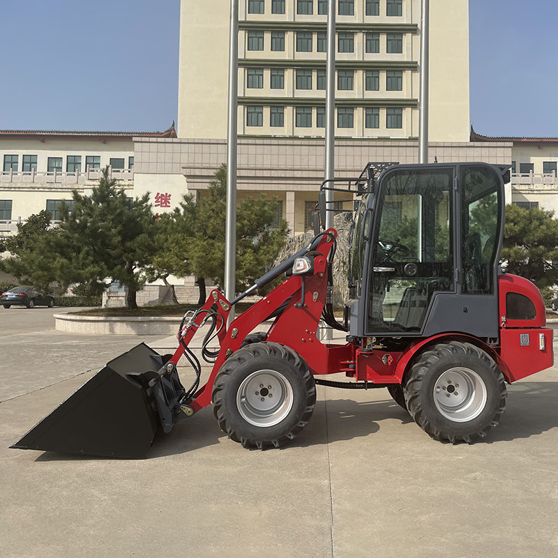 Hummerbee Adds Compact Articulated Loader to Lineup : CEG