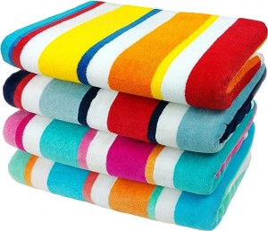 Klasyczny ręcznik plażowy i basenowy w kolorowe paski