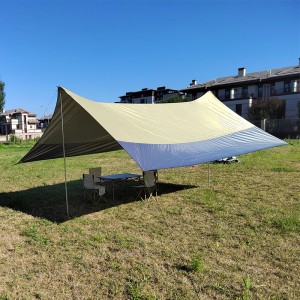 Палатка с навесом для кемпинга на открытом воздухе