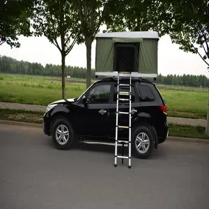 Telttalaatikkotyyppinen ulkokäyttöinen pikaavattava kovakattoinen lasikuitukattoteltta ulkokäyttöön matkailuauton leirintäalue