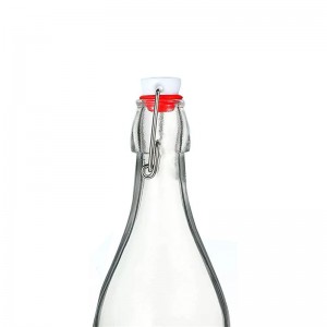 Virtuvėje naudojamas 1 litro stiklinio butelio dangtelis su pasukamu kamščiu
