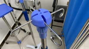 Болнична стойка за инфузия 5 крака IV Стойка за интравенозни капки с регулируема височина от неръждаема стомана