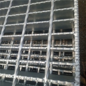 अँटी स्लिप चेकर प्लेट स्पेशल-आकाराचे रोड ड्रेनेज स्टील जाळी