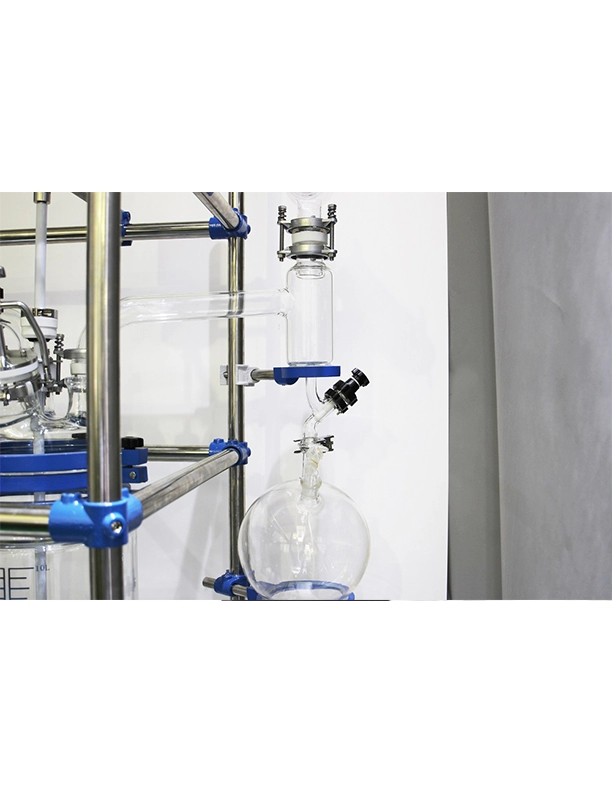 Laboratori d'alta eficiència que utilitza una màquina d'extracció d'olis essencials de plantes de destil·lació molecular