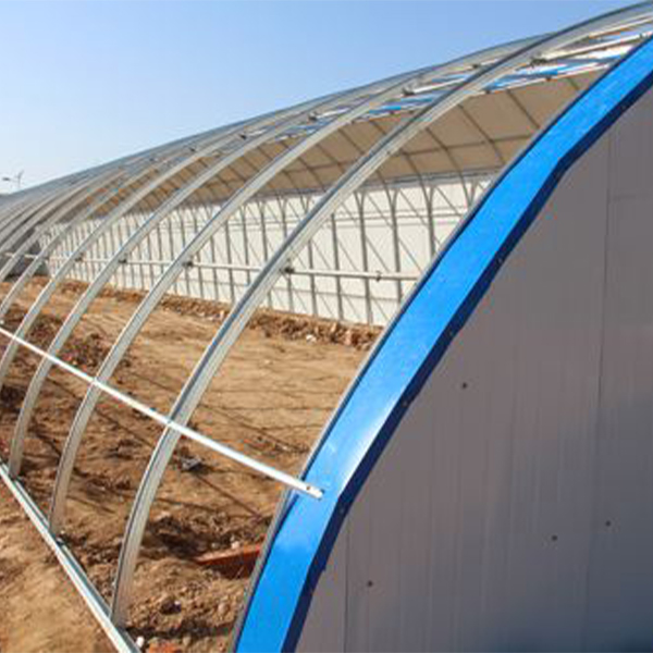 Solar warm greenhouse, referred to as warm shed