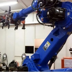 Sistemi di saldatura robotica persunalizati cù attrezzatura di saldatura à puntu per i pezzi di l'automobile